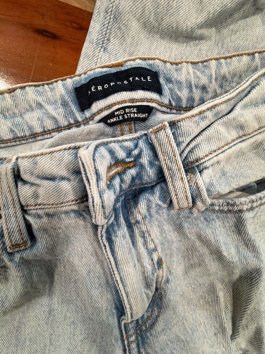 Aeropostale Mid Rise Ankle Straight Jeans Size 0R Light Wash Distressed 3