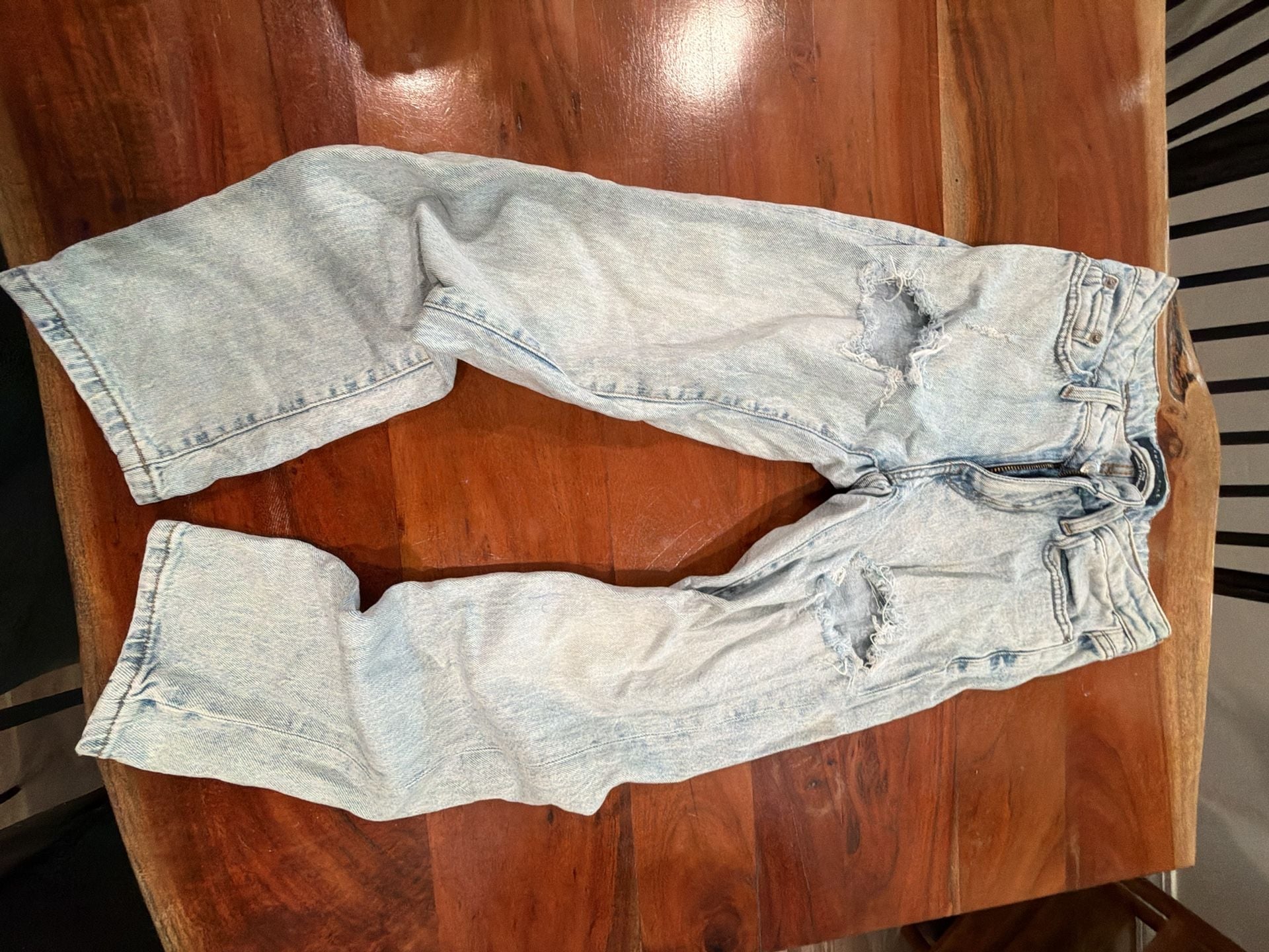 Aeropostale Mid Rise Ankle Straight Jeans Size 0R Light Wash Distressed 7