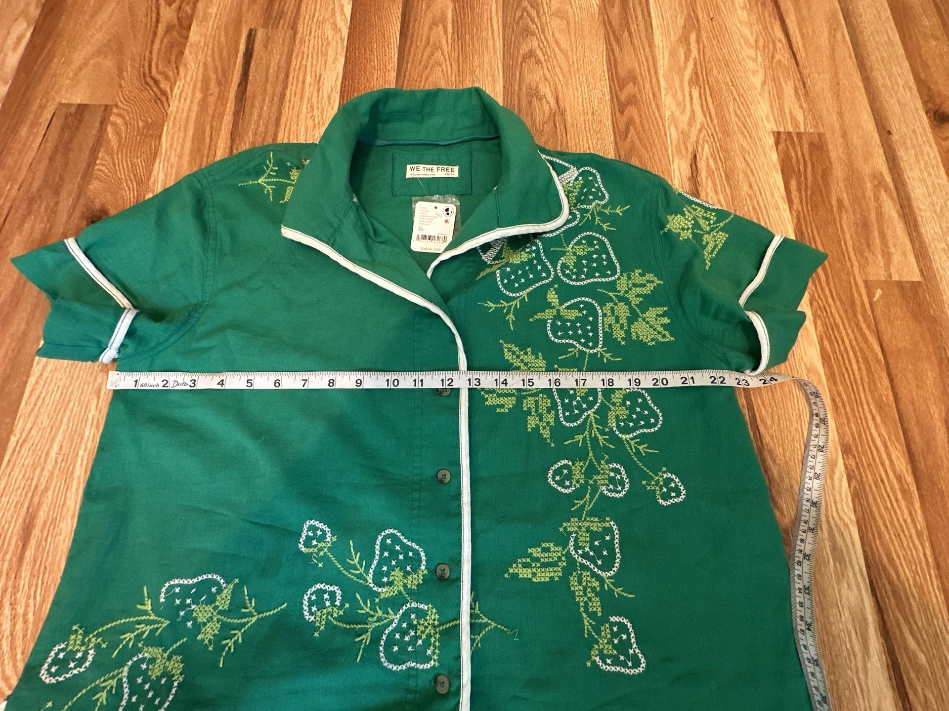 We The Free Embroidered Shirt Size XS Green Strawberry Motif 7