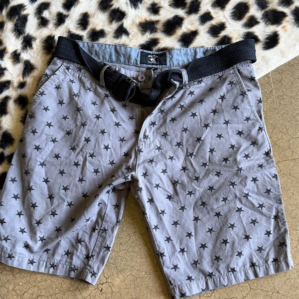 Beverly Hills Polo Club Shorts Size 36 Gray Star Print Belted