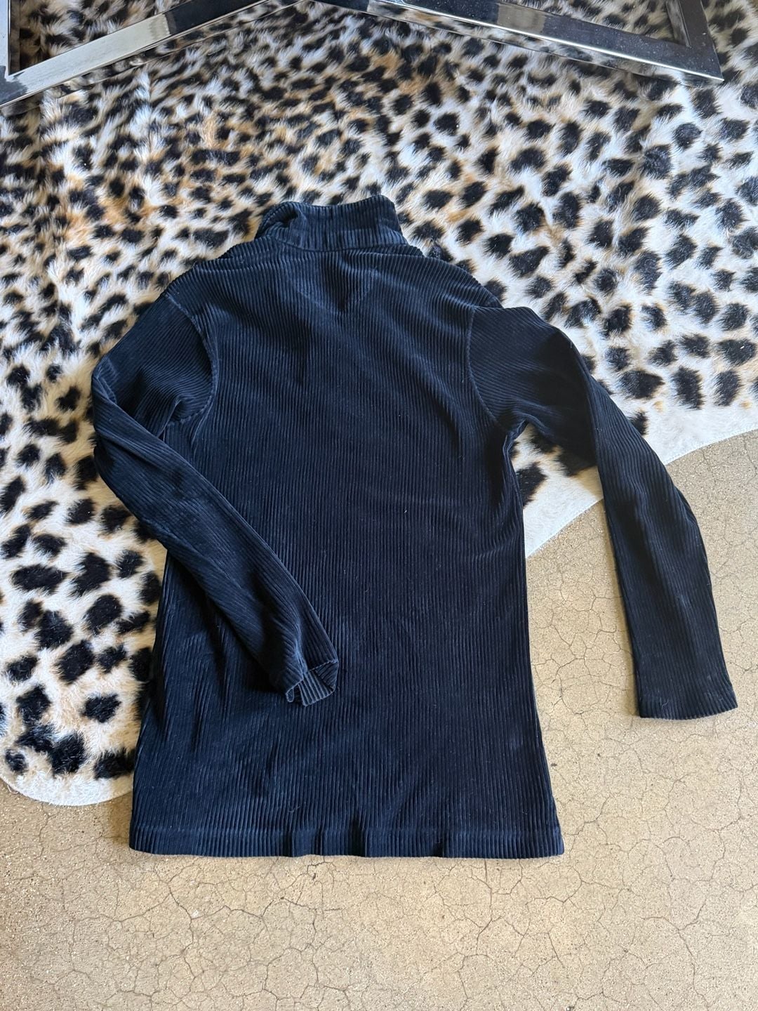 Guess Corduroy Quarter Zip Size M Black Pullover Top 4