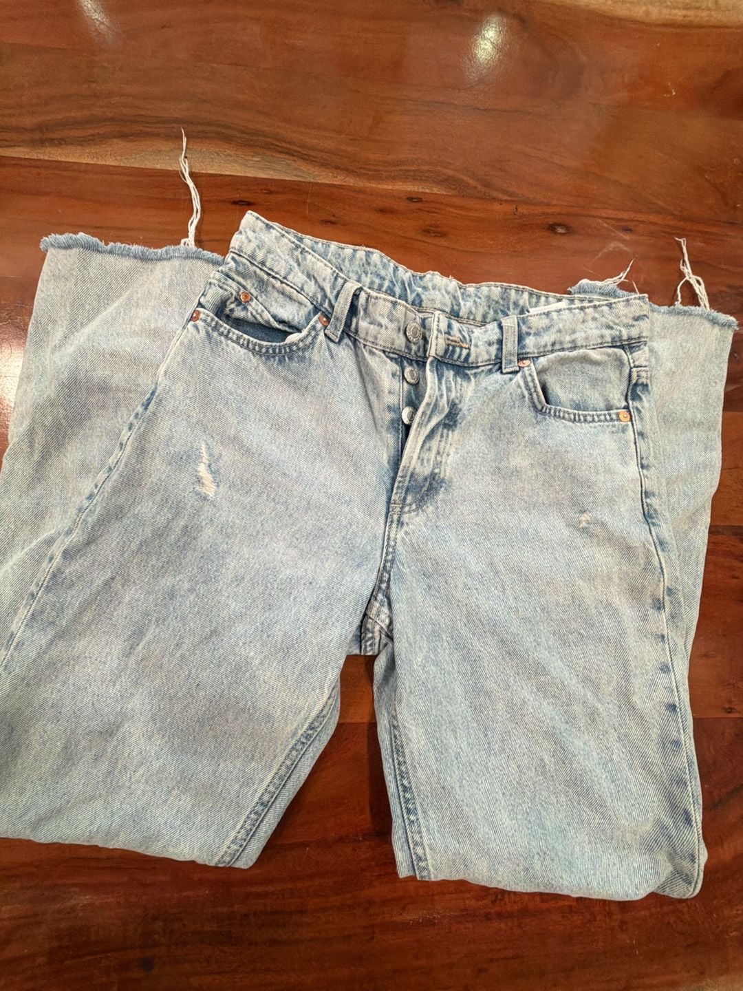 & Denim Boyfriend Low Waist Jeans Size 2 Light Blue Distressed Raw Hem 1