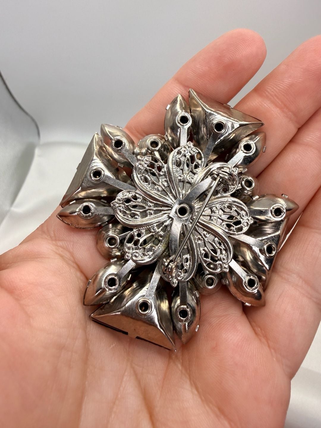 Vintage Smokey Crystal Flower Brooch Aurora Borealis 4