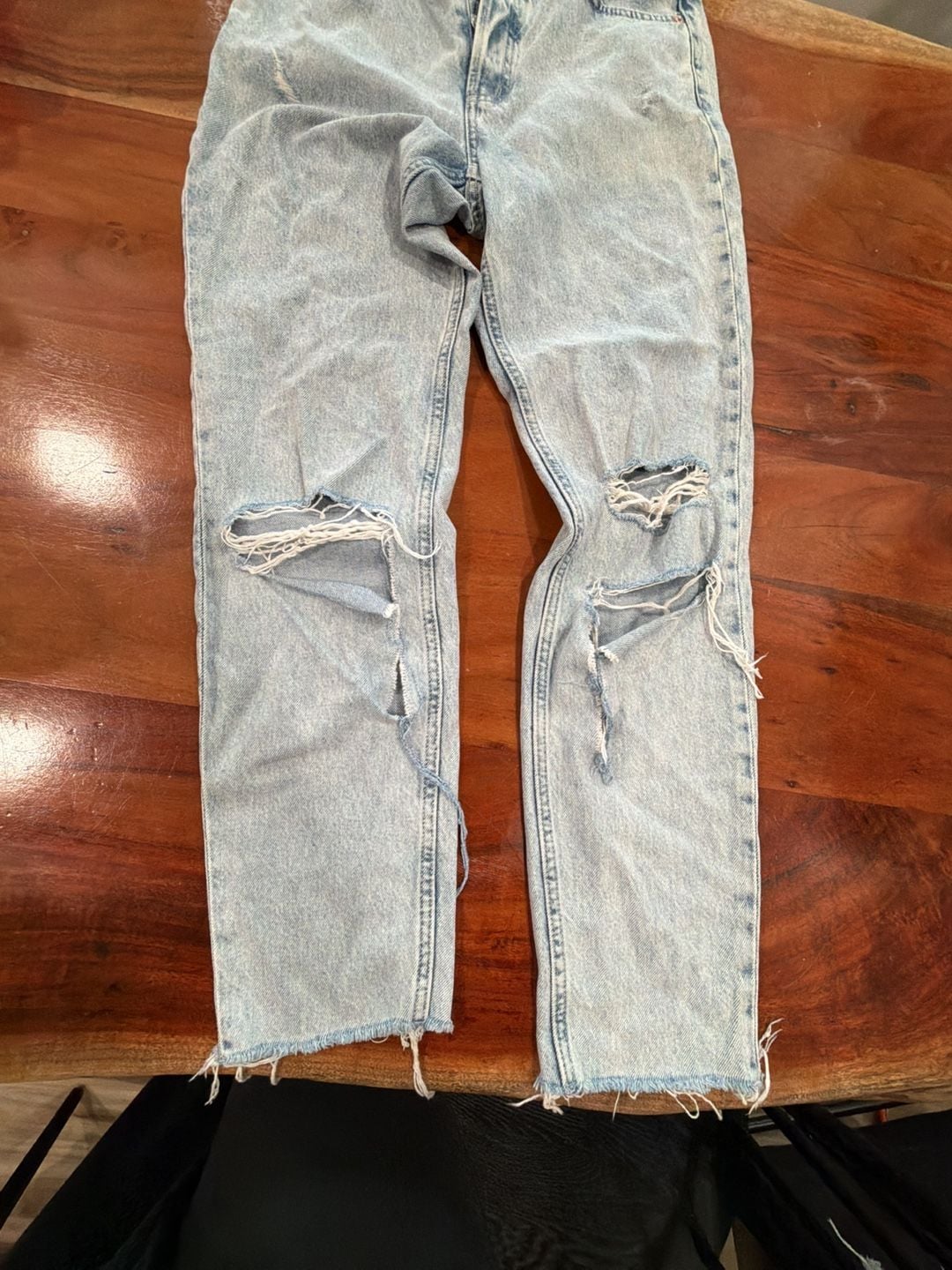 & Denim Boyfriend Low Waist Jeans Size 2 Light Blue Distressed Raw Hem 4