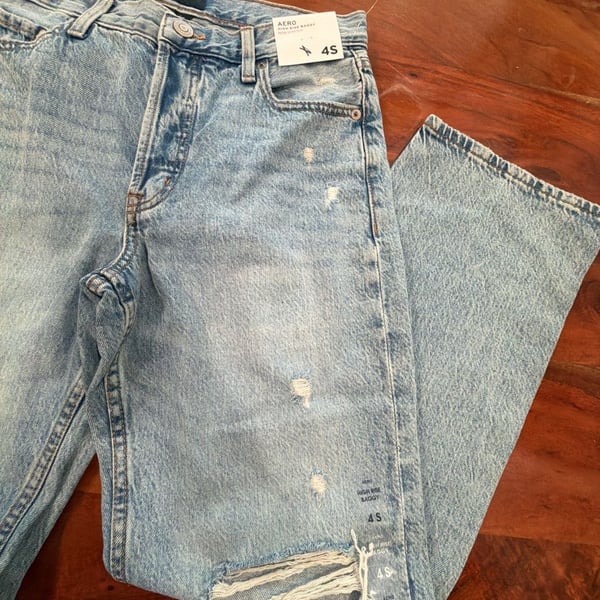 Aeropostale High Rise Baggy Jeans Size 4S Light Wash Distressed