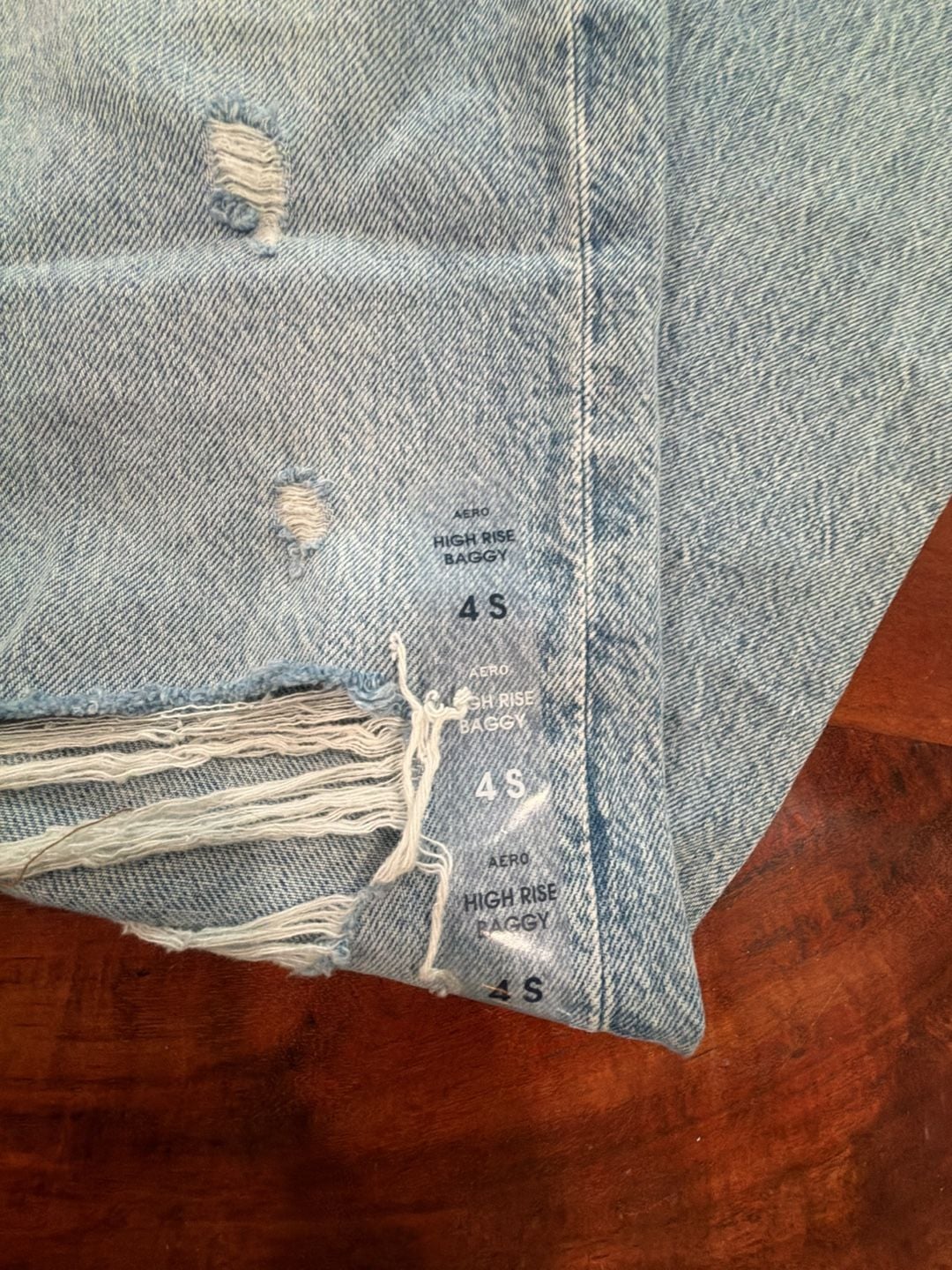 Aeropostale High Rise Baggy Jeans Size 4S Light Wash Distressed 8