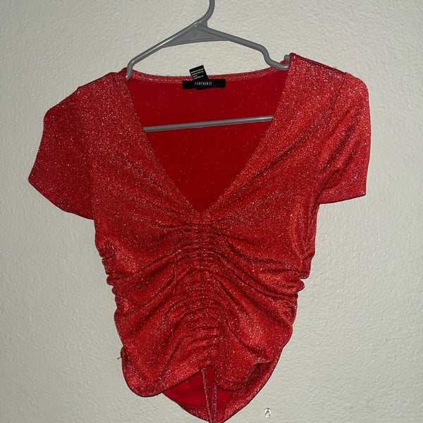 Forever 21 Ruched Sparkle Top Size XS Red Glitter V-Neck Short Sleeve