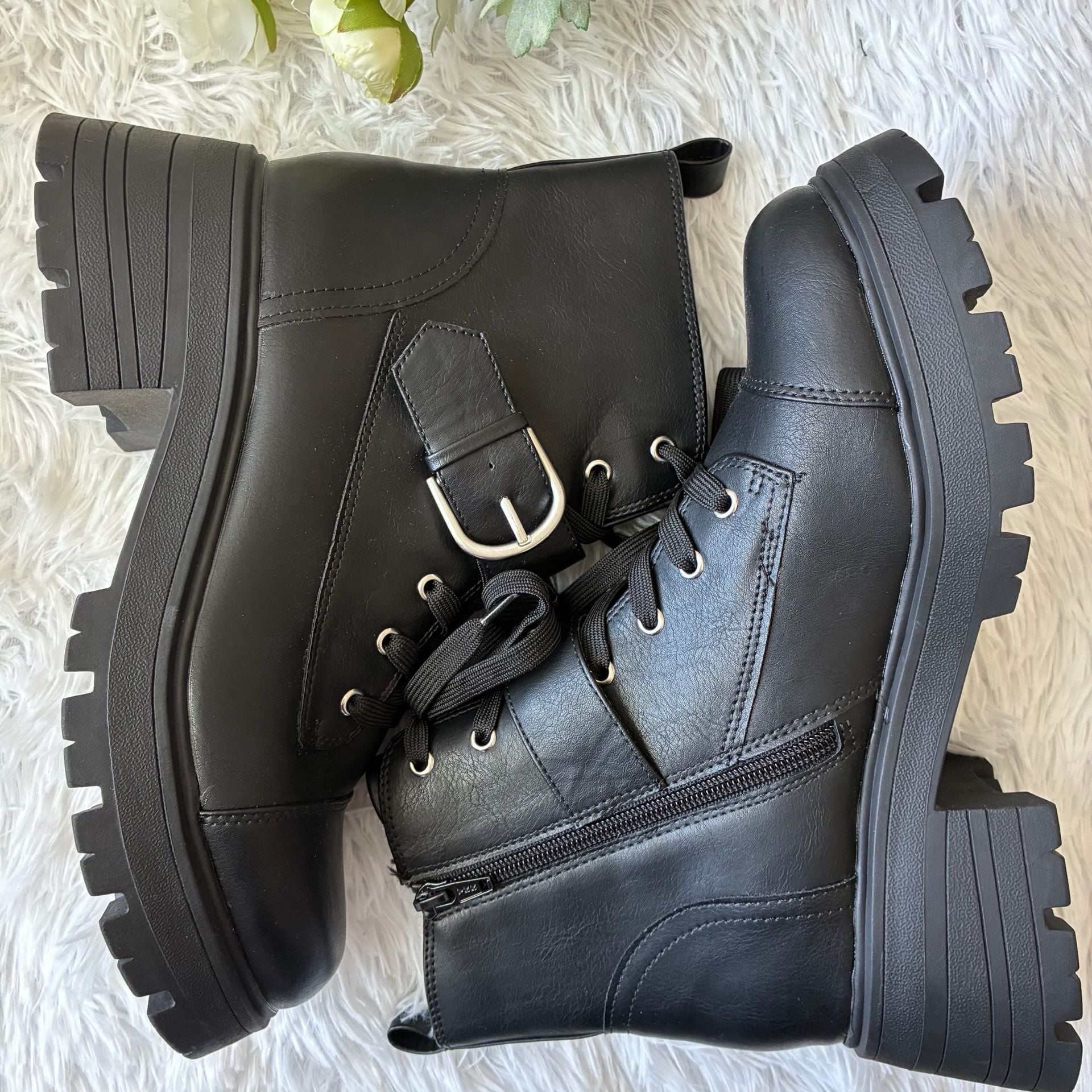 Sun + Stone Ricky Women’s Combat Boots Lug Sole Buckle Size 8.5 Black 7