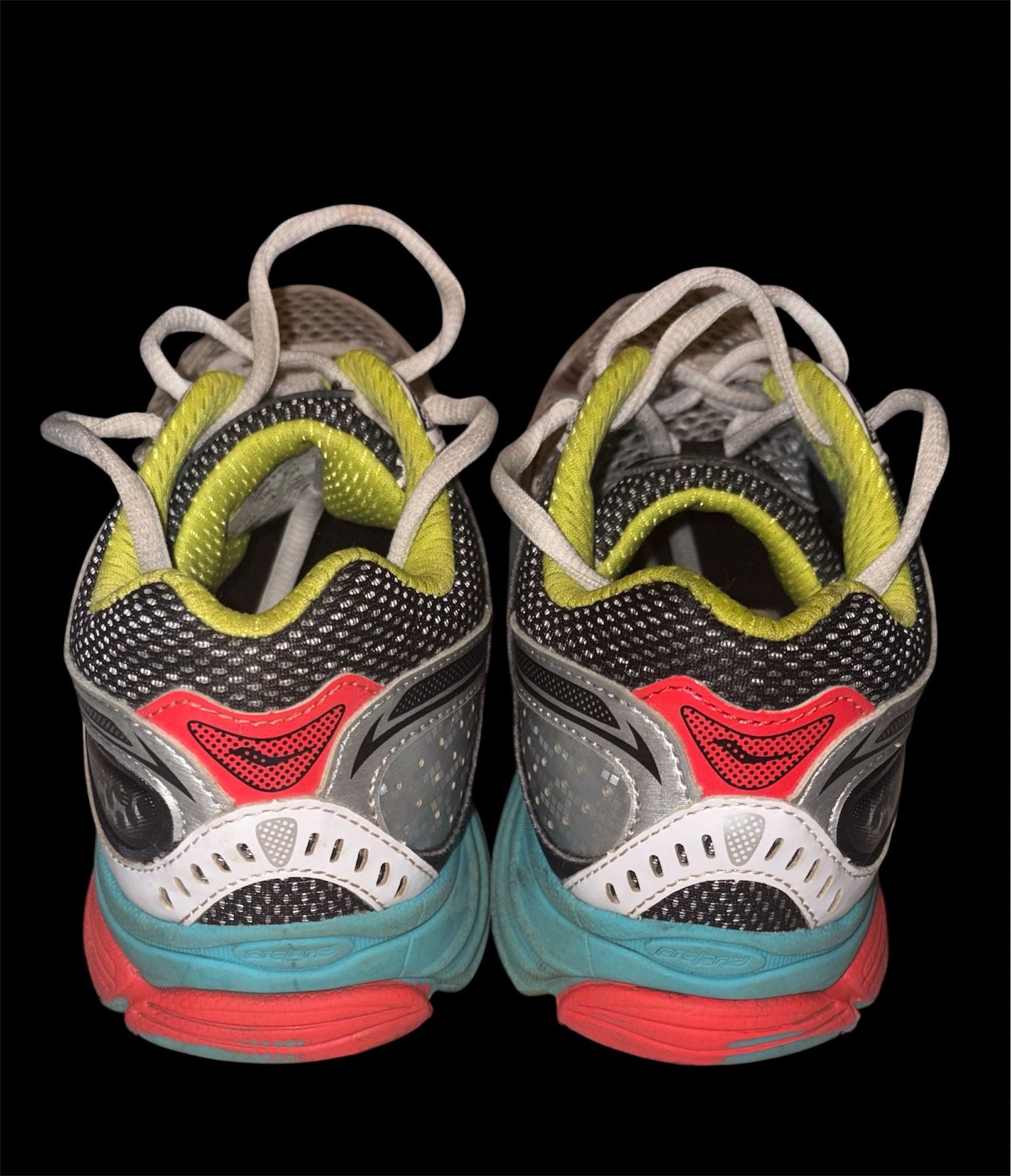 Saucony ProGrid Omni 9 Silver Mutant 4