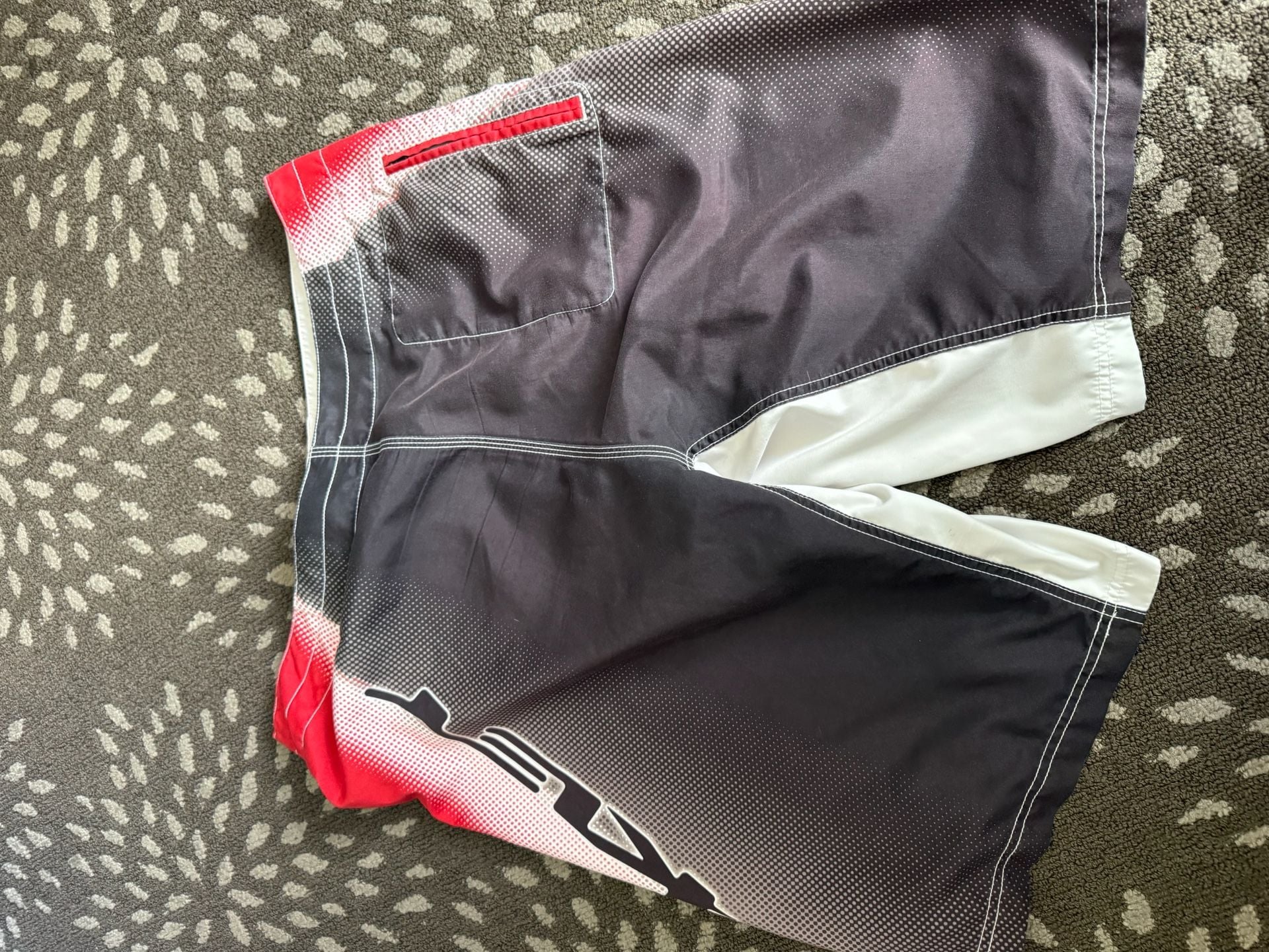 Oakley Board Shorts Size 38 Red White Black Gradient Surf Trunks 4