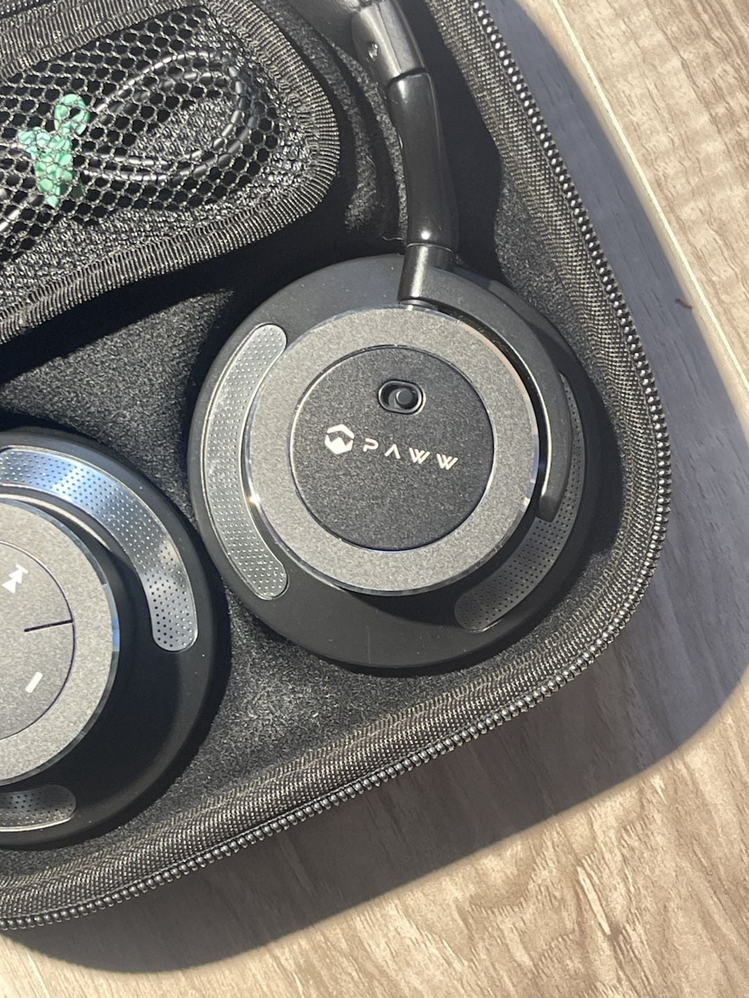 Paww Wireless Bluetooth Headphones With Case Black 2