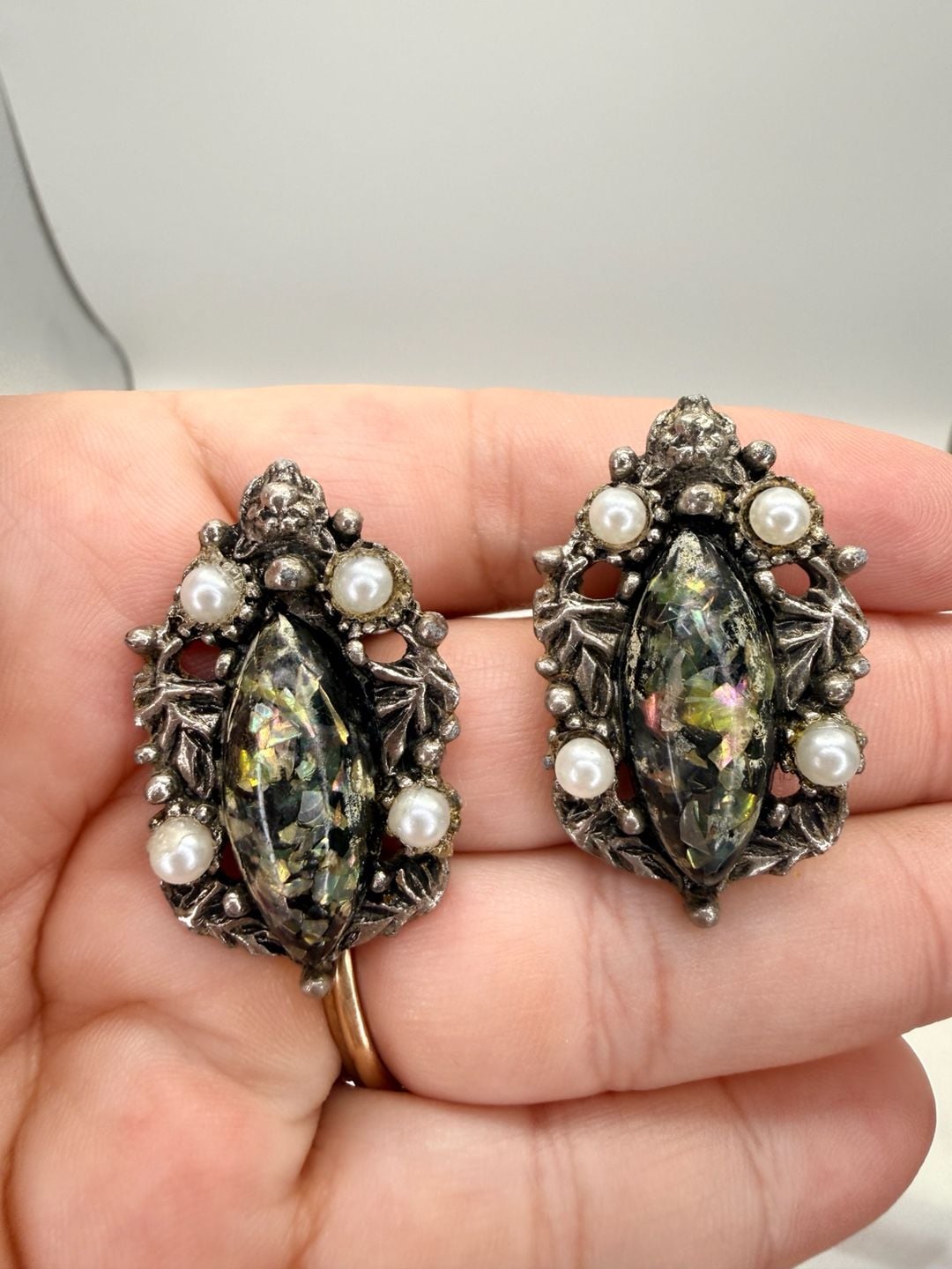 Selro Vintage Confetti Lucite Faux Pearl Clip-On Earrings 2