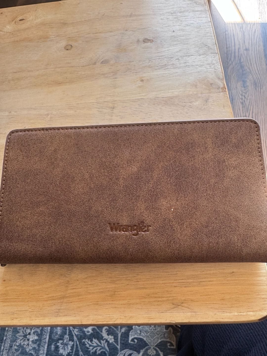 Wrangler Women’s Western Floral Wallet Brown Large Zip Around NWOT 4