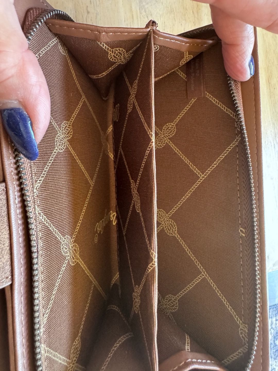 Wrangler Women’s Western Floral Wallet Brown Large Zip Around NWOT 5