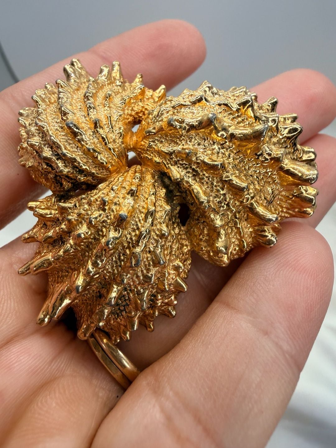 Castlecliff Vintage Textured Gold Tone Sea Urchin Brooch 2