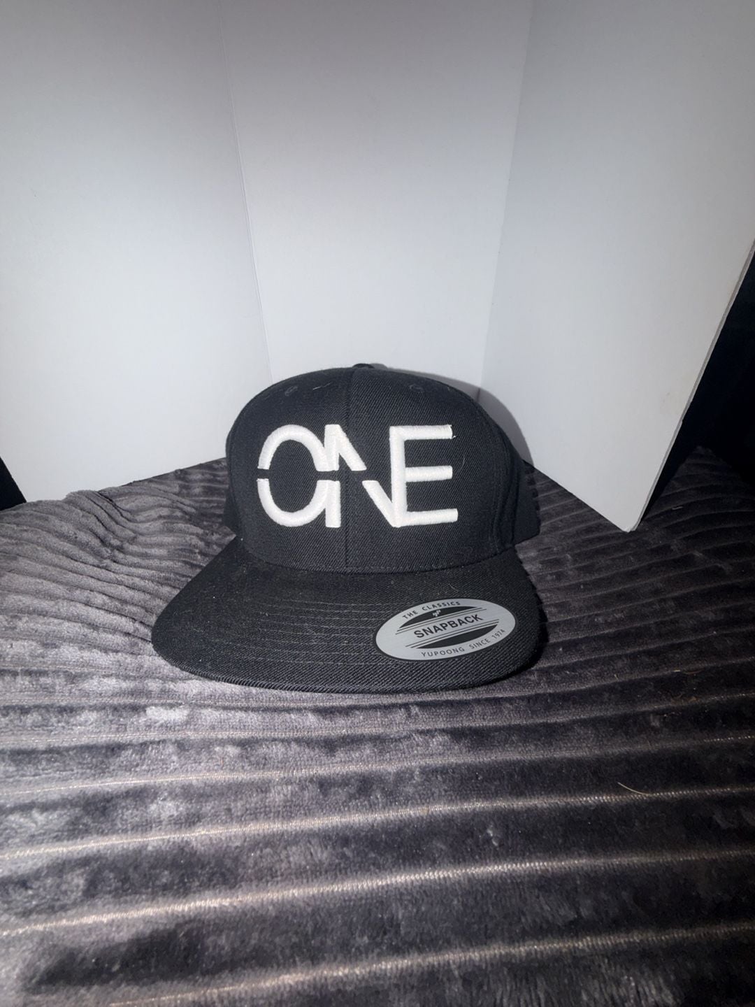 Yupoong The Classics One Logo Snapback Hat Black 2