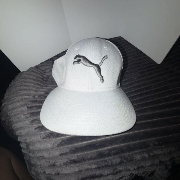 Puma Mesh Stretch Fit Cap Size S/M White Silver
