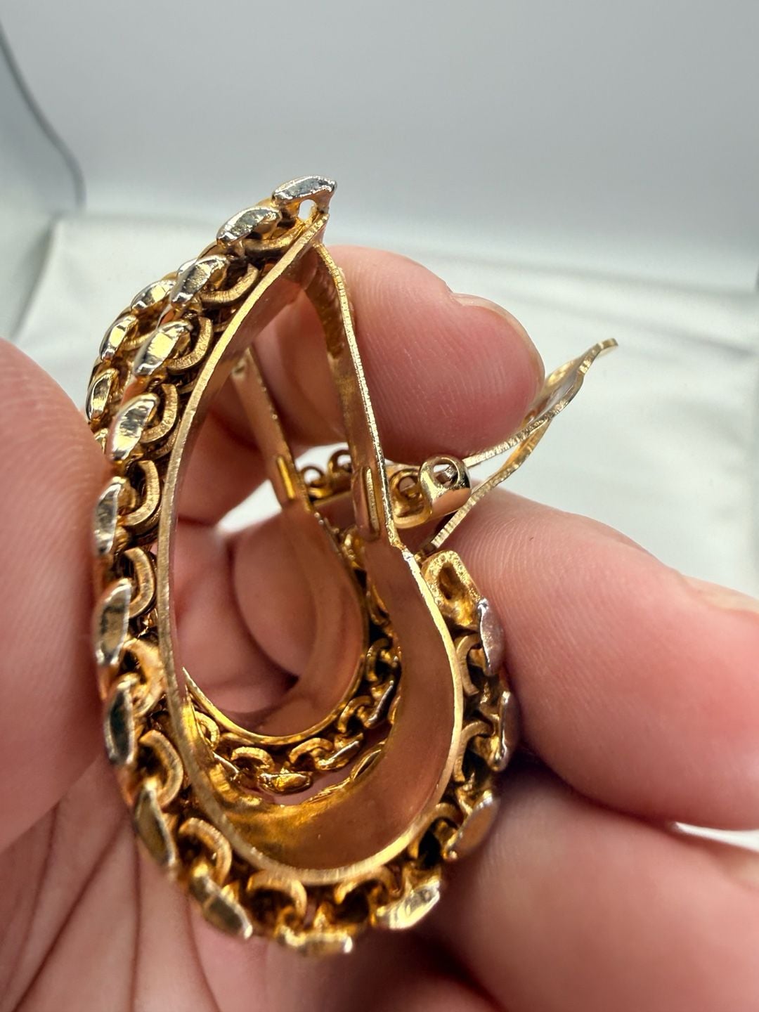 Vintage Gold Tone Woven Link Clip Earrings 3