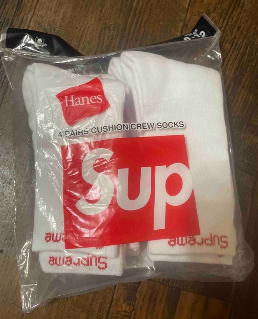 Supreme x Hanes Cushion Crew Socks Size 6-12 White 4 Pairs 1