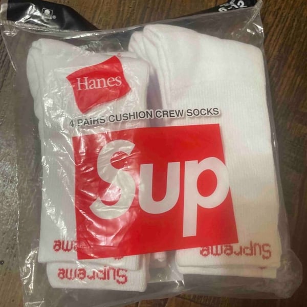 Supreme x Hanes Cushion Crew Socks Size 6-12 White 4 Pairs