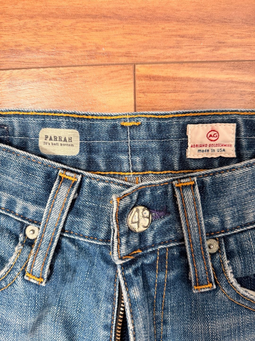 AG Adriano Goldschmied Farrah 70s Bell Bottom Size 26R Jeans 6