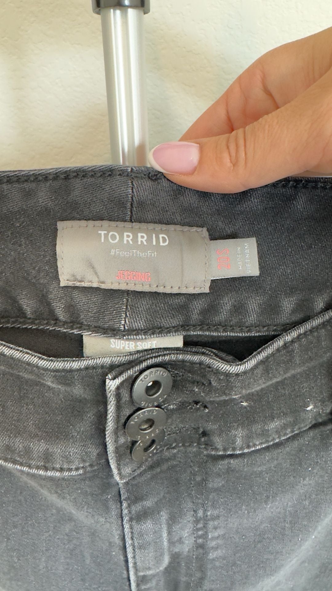 Torrid Super Soft Jegging Size 20S Black High Rise Triple Button 3
