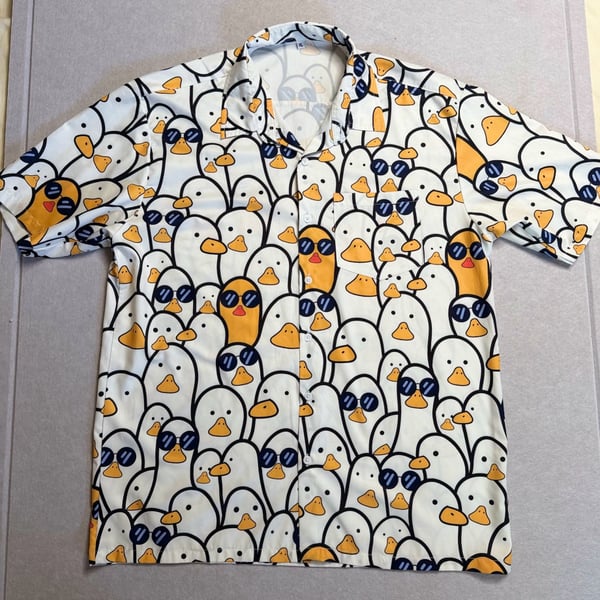 Men’s XL Duck Print Button Up Shirt White Yellow Sunglasses Novelty