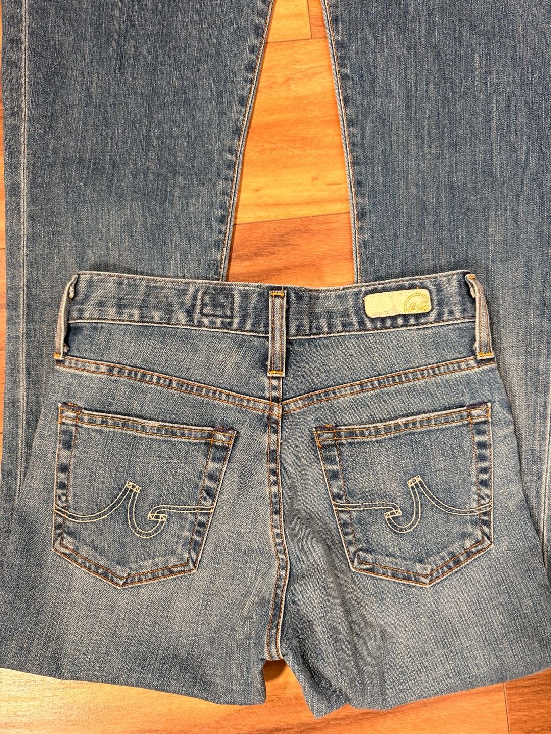 AG Adriano Goldschmied Farrah 70s Bell Bottom Size 26R Jeans 7