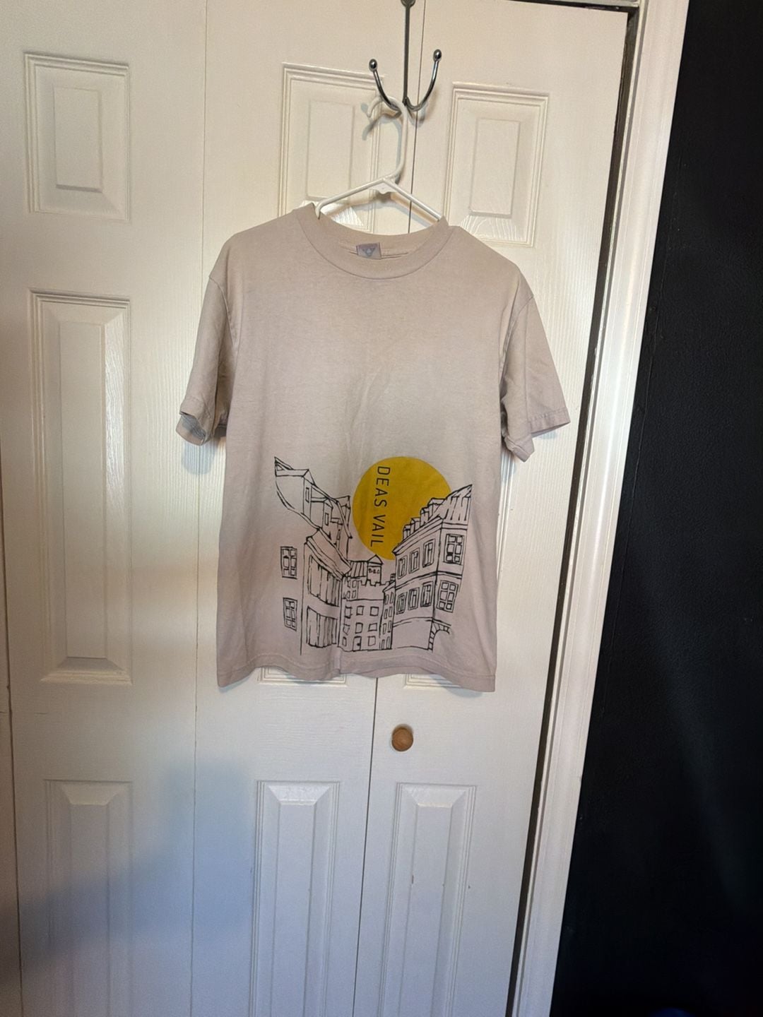 Alstyle Apparel & Activewear Deas Vail Graphic T-Shirt Size M Beige 2