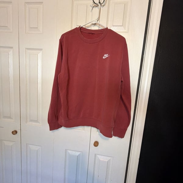 Nike Club Fleece Crewneck Sweatshirt Size M Red