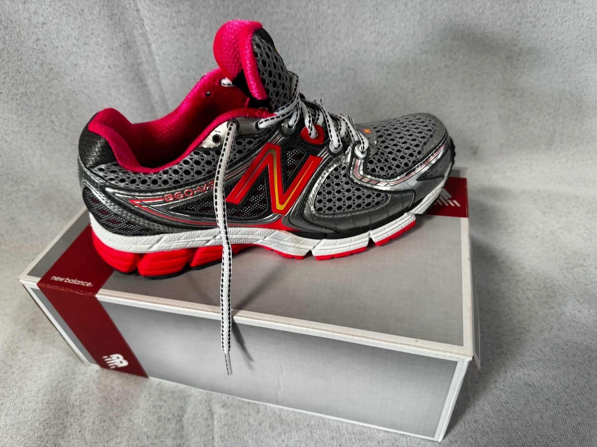 New Balance 860v3 Silver Pink Running Shoes 2