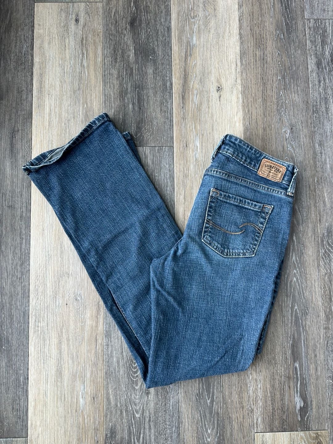 Signature by Levi Strauss Low Rise Bootcut Jeans Mid Wash Size 6M 2
