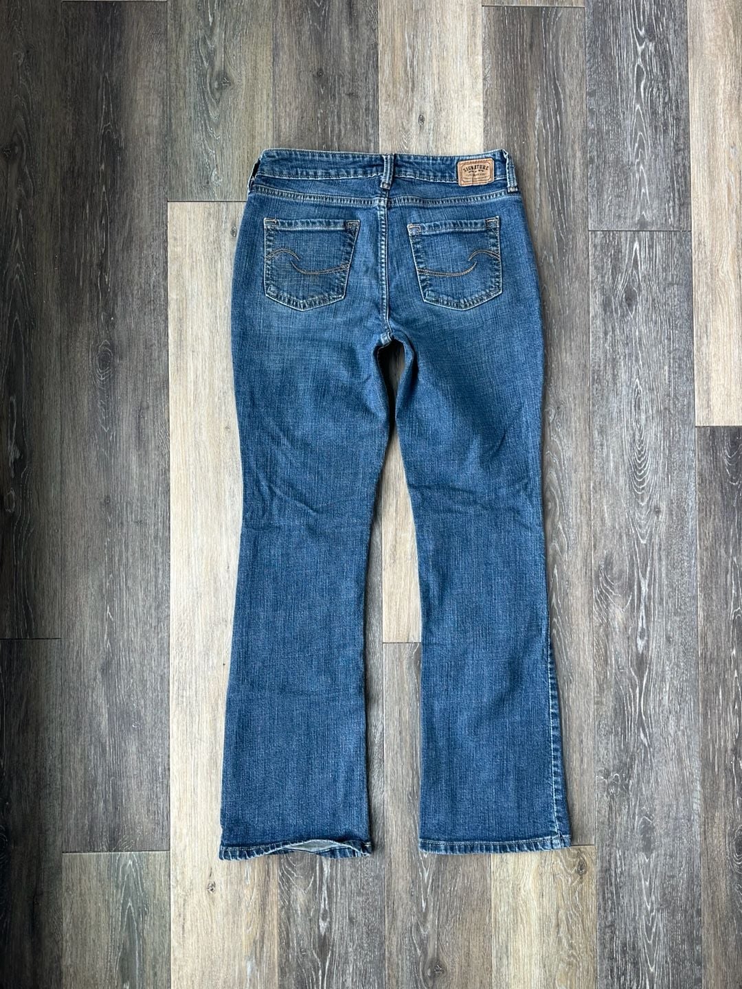 Signature by Levi Strauss Low Rise Bootcut Jeans Mid Wash Size 6M 3