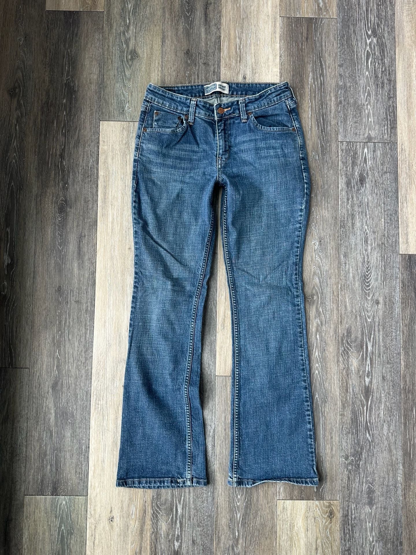 Signature by Levi Strauss Low Rise Bootcut Jeans Mid Wash Size 6M 4