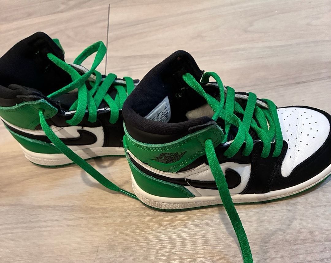 Nike Air Jordan 1 Retro High OG Lucky Green Size 8C Toddler 2