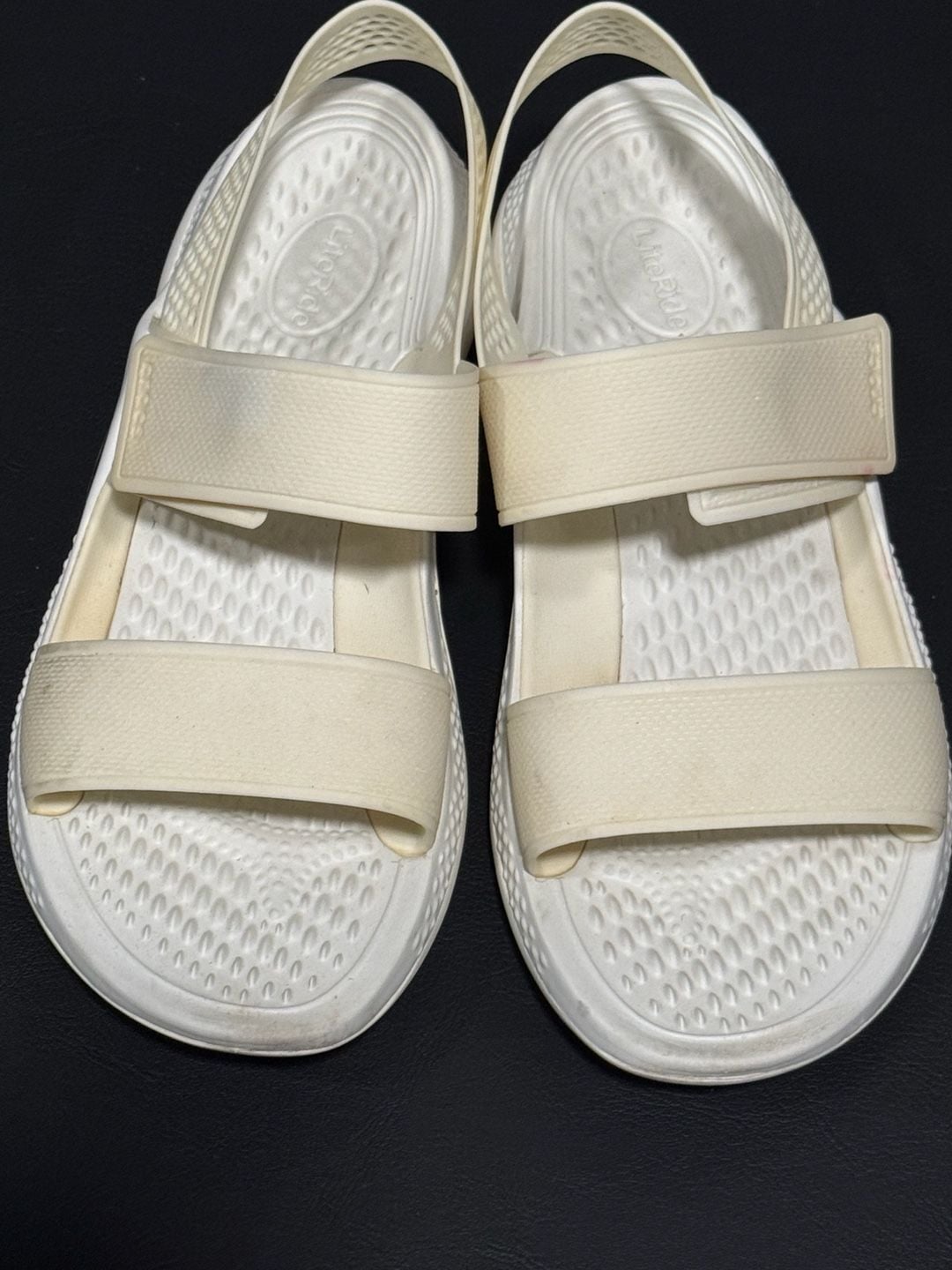Crocs LiteRide 360 Sandal White Comfort Casual Shoes
Size 7 4