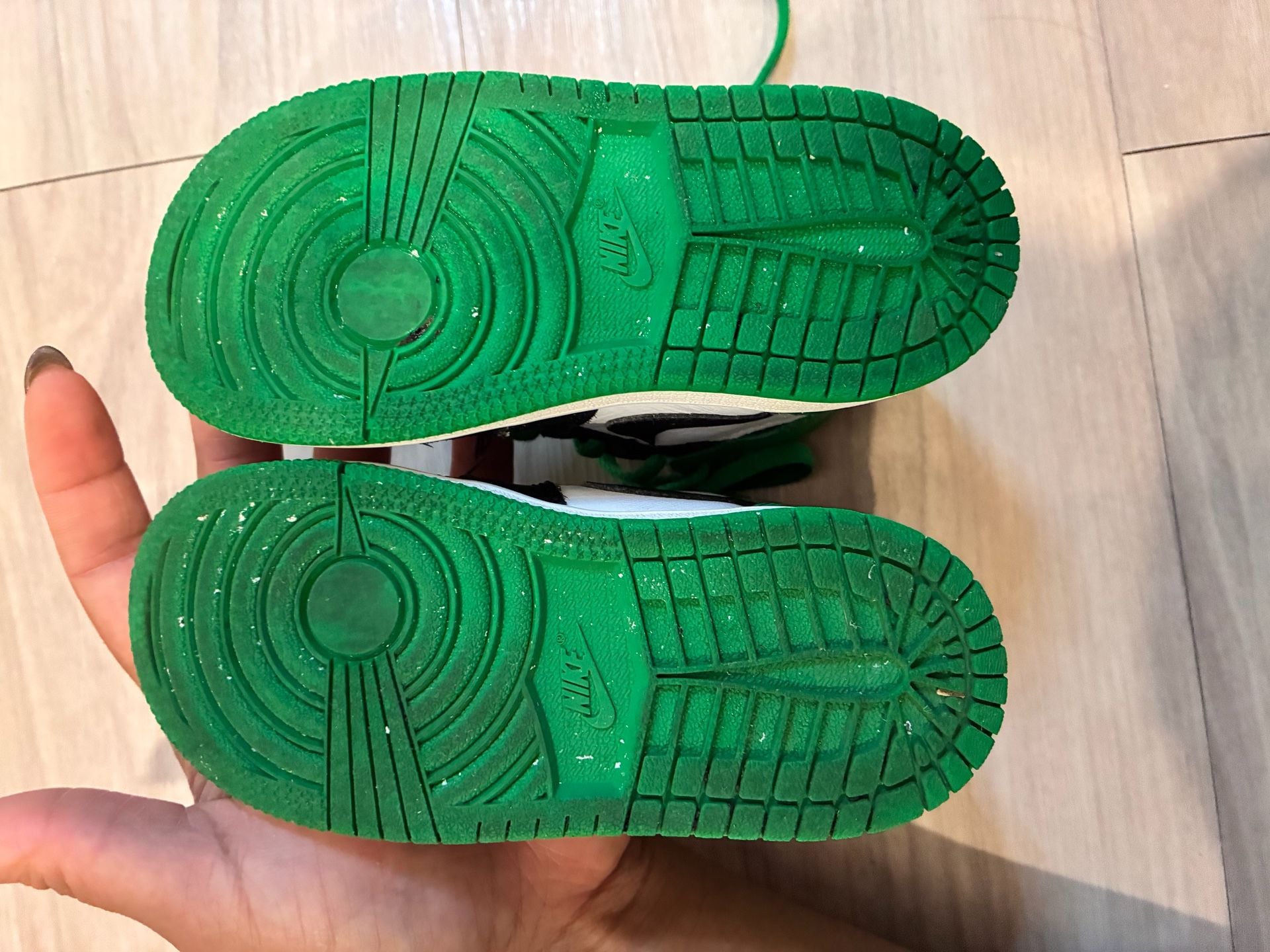 Nike Air Jordan 1 Retro High OG Lucky Green Size 8C Toddler 11