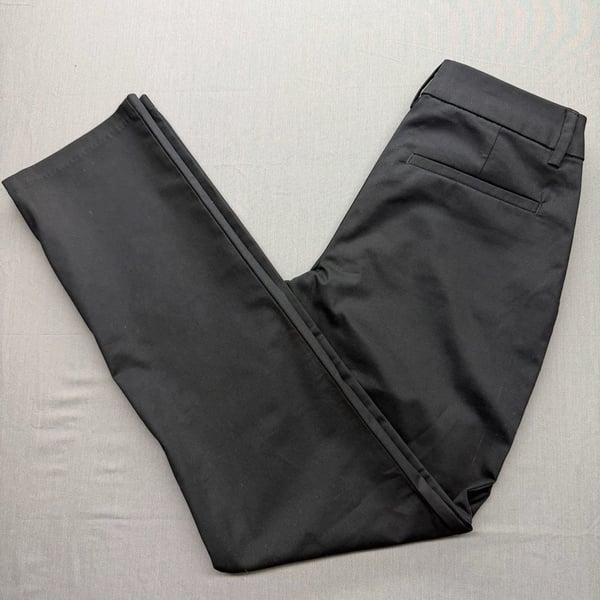 Lee Straight Leg Mid Rise Size 4 Medium Black Wrinkle Free Pants