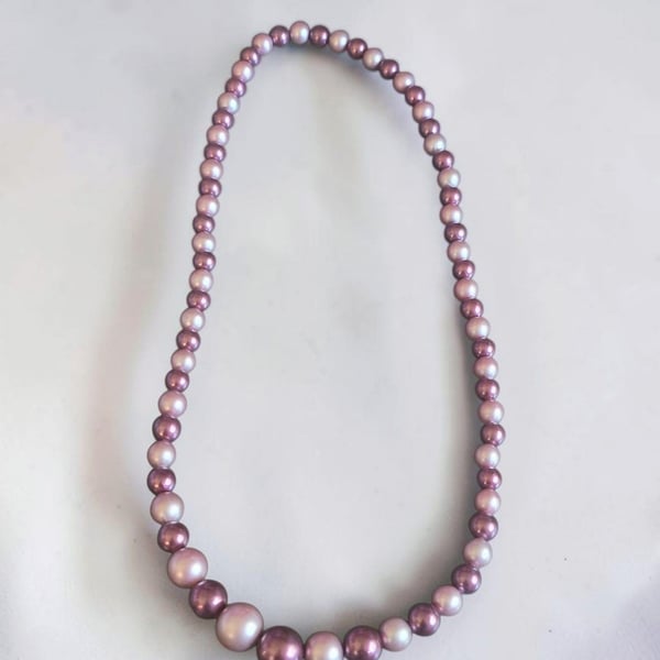 Vintage Graduated Purple Faux Pearl Bead Strand Necklace