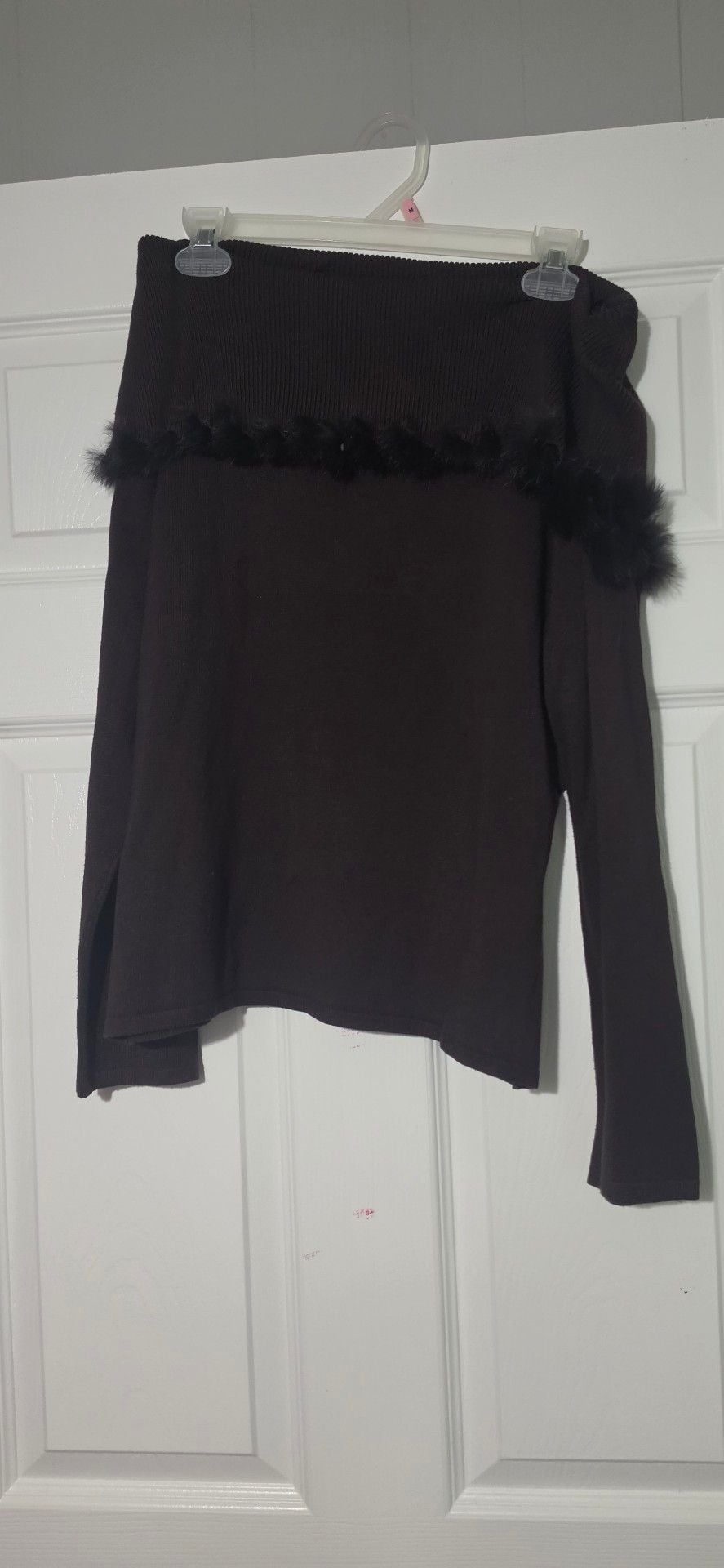 Vintage Y2K Off-Shoulder Long Sleeve Top Brown Faux Fur Trim 2