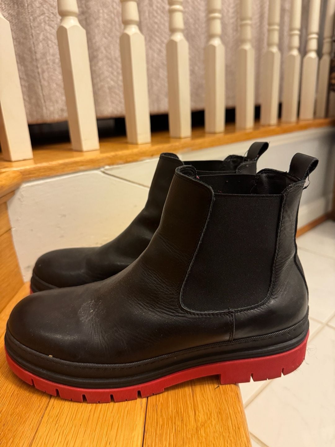 Chelsea Boots Black Red 2