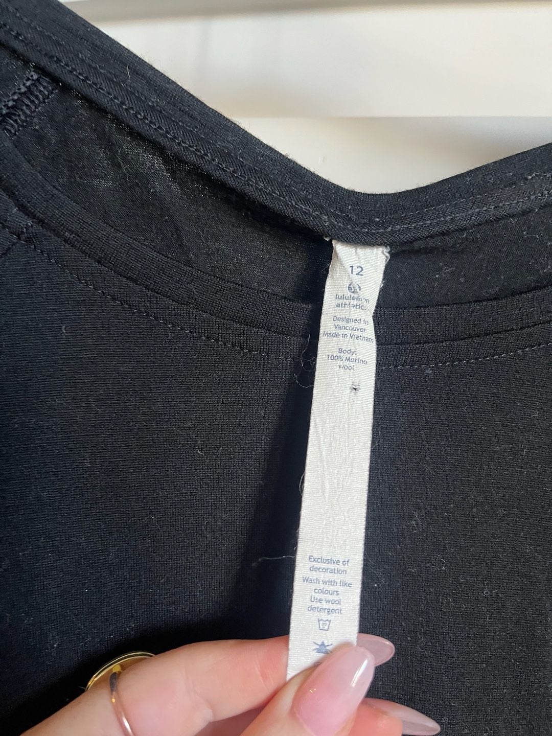 Lululemon Long Sleeve Shirt Size 12 Black Merino Wool Athletic 3