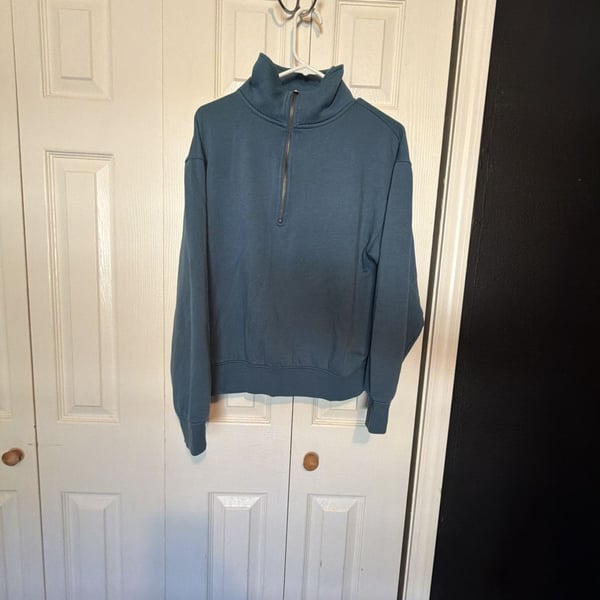 Universal Thread 1/4 Zip Sweatshirt Size S Blue Funnel Neck