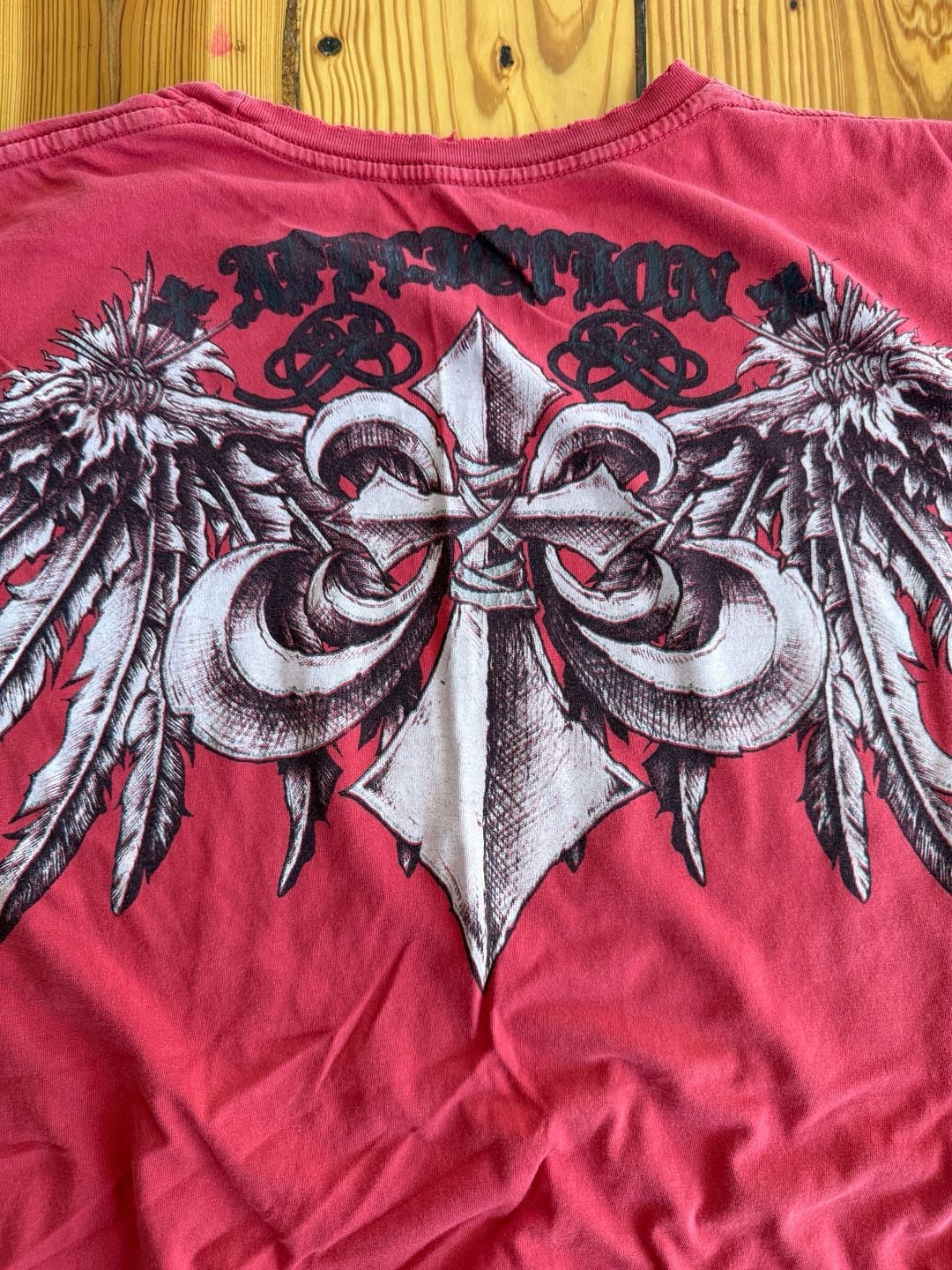 Affliction Graphic T-Shirt Size XL Red Fleur-de-lis Wing Cross Y2K Grunge 3