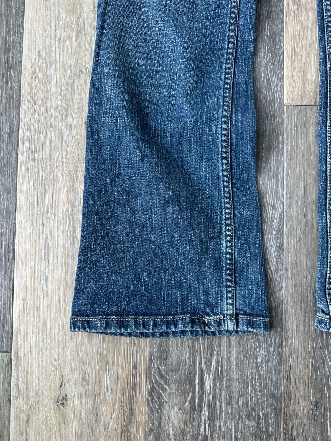 Signature by Levi Strauss Low Rise Bootcut Jeans Mid Wash Size 6M 6