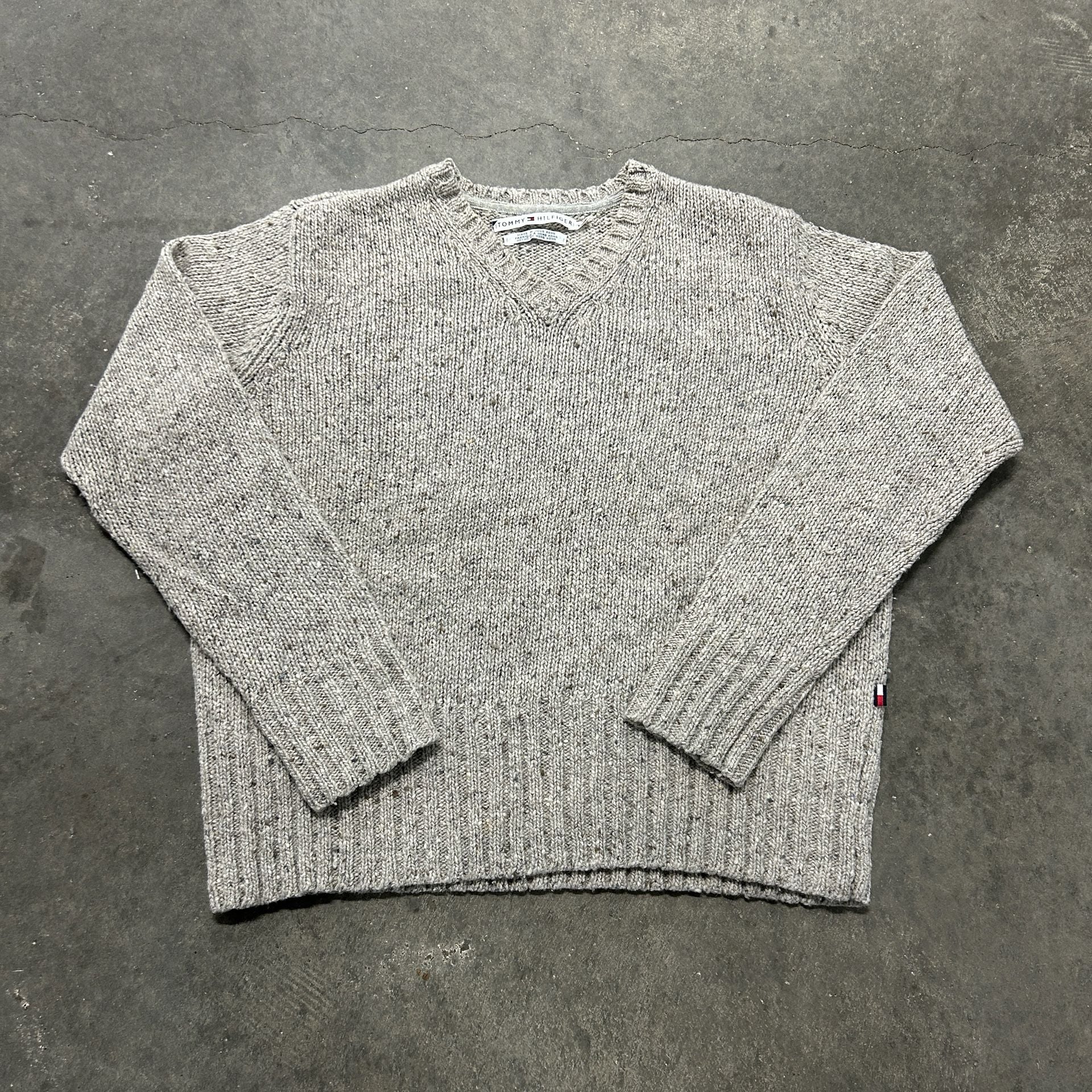 Tommy Hilfiger V-Neck Sweater Size XL Gray Wool Blend Chunky Knit 2