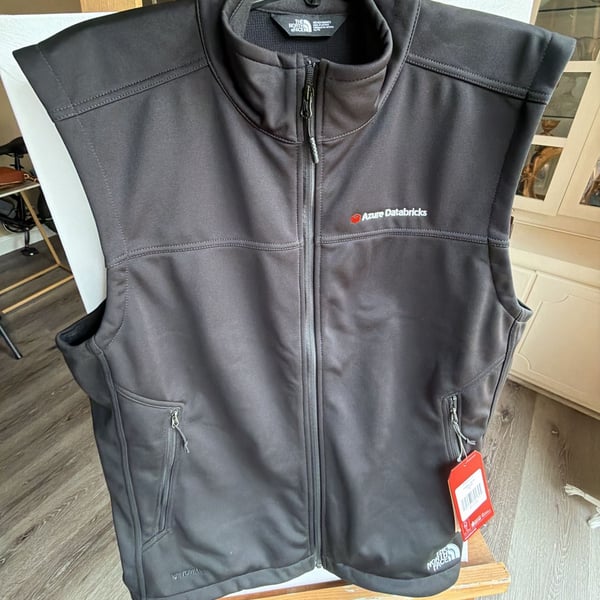 The North Face Soft Shell Vest Size XL Black Azure Databricks NWT