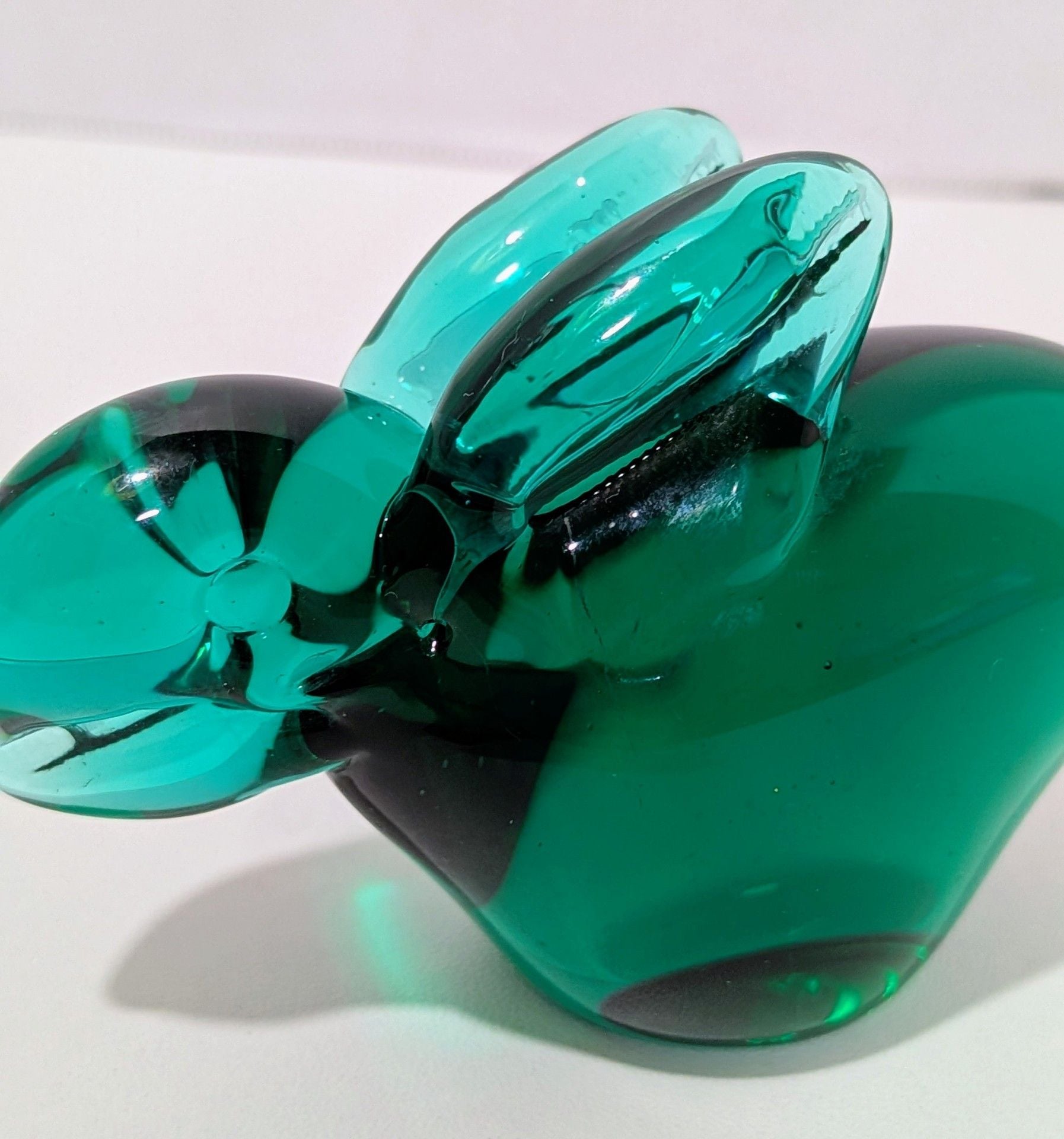 Enesco Art Glass Bunny Rabbit Figurine Paperweight Green 3.5" 4