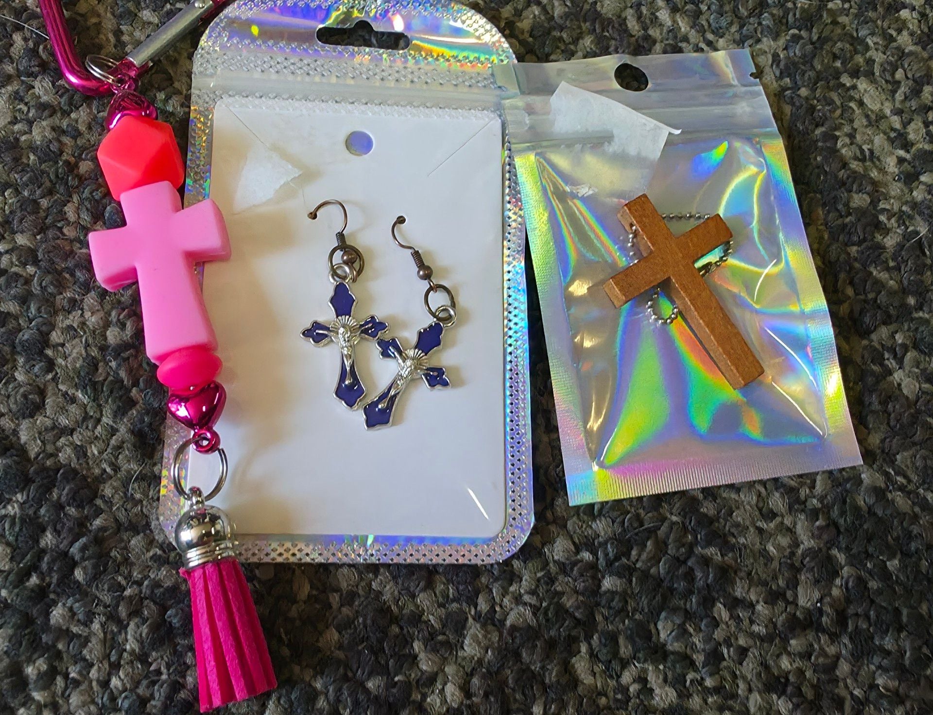 Christian Crucifix Earrings Set with Cross Keychain 1