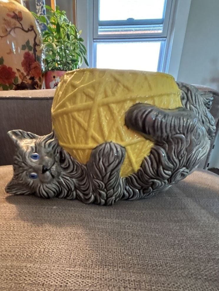 Vintage Ceramic Cat With Yellow Ball Of Yarn Planter 1981 1